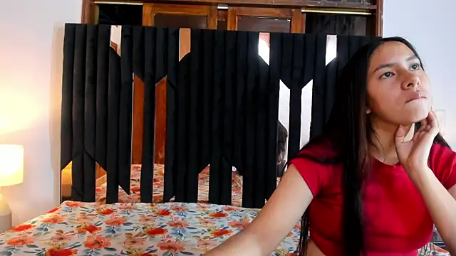 Snapshot of Emily_and_Soffy chatting on February 28, 2026, 10:48 am Emily and Soffy online show from February 28, 2026, 10:48 am