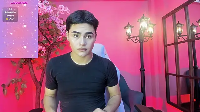 Snapshot of FemNoa chatting on February 11, 2026, 7:25 pm FemNoa online show from February 11, 2026, 7:25 pm