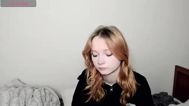 Snapshot of Miia_foxy chatting on February 5, 2026, 3:46 am Miia foxy online show from February 5, 2026, 3:46 am