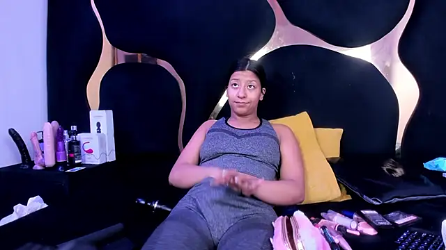 Vaneline2 online show from June 3, 2026, 2:33 pm