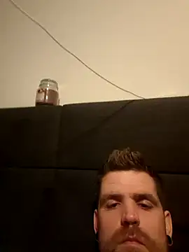 Snapshot of Bashard chatting on February 18, 2026, 10:28 pm Bashard online show from February 18, 2026, 10:28 pm