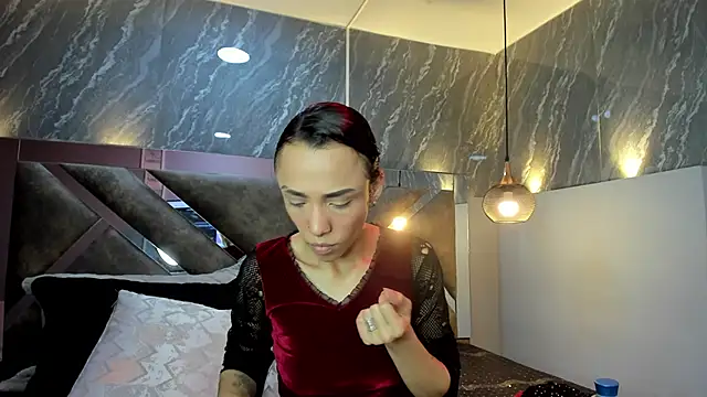 CharlotteKravizz online show from February 15, 2026, 7:02 pm