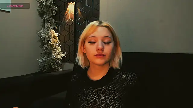 ImNysha online show from April 23, 2026, 9:27 pm