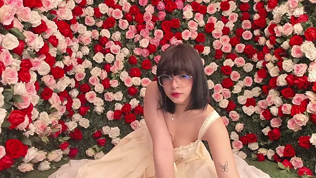 Snapshot of salome_velour chatting on June 3, 2026, 12:39 pm salome velour online show from June 3, 2026, 12:39 pm