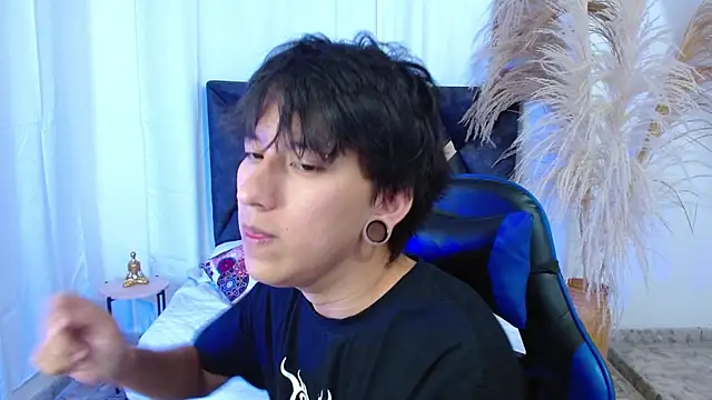 nikoo 18 online show from February 4, 2026, 2:12 pm