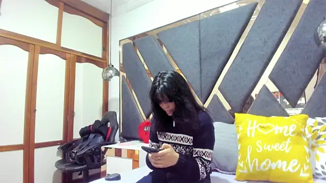 Snapshot of Maggyx chatting on February 13, 2026, 1:33 pm Maggyx online show from February 13, 2026, 1:33 pm