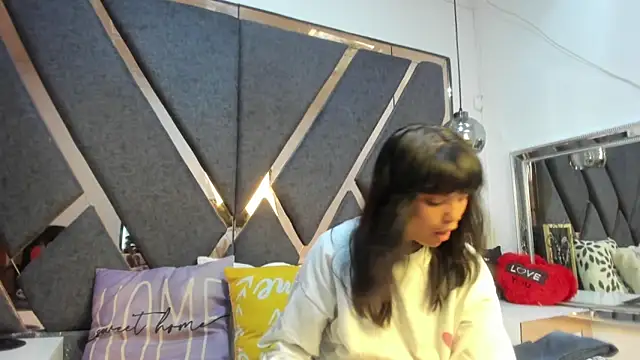 Maggyx online show from March 15, 2026, 2:57 pm