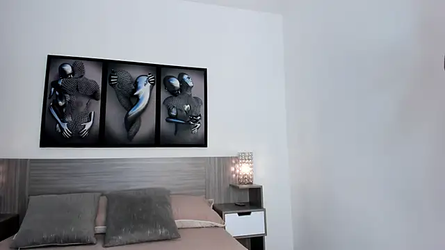 Dulce M  online show from April 14, 2026, 7:52 pm