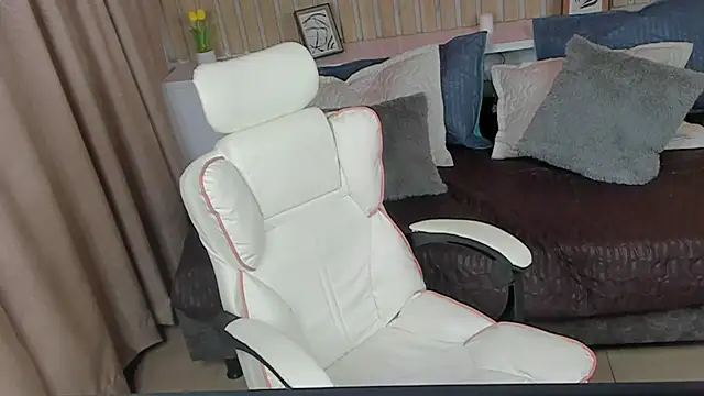 Snapshot of Alex_Royce_ chatting on February 26, 2026, 7:19 am Alex Royce online show from February 26, 2026, 7:19 am