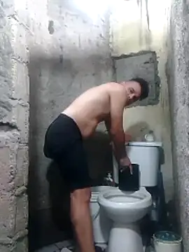 polla large active online show from April 12, 2026, 6:33 pm