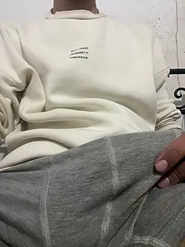 h4k1m33 online show from February 4, 2026, 11:55 pm