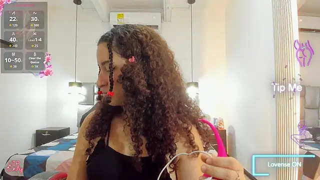 NoaMalak7 online show from February 18, 2026, 7:43 pm