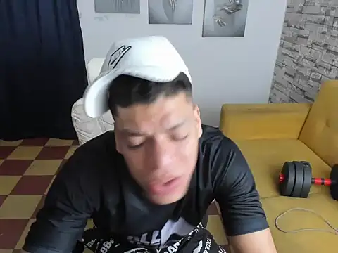 Andres sant  online show from February 13, 2026, 4:12 am