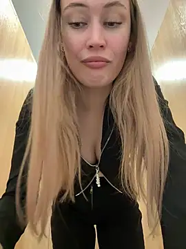 Snapshot of blonde_exe chatting on April 23, 2026, 3:24 pm blonde exe online show from April 23, 2026, 3:24 pm