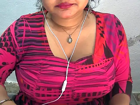 Snapshot of Saniya_K2 chatting on July 17, 2026, 4:04 pm Saniya K2 online show from July 17, 2026, 4:04 pm