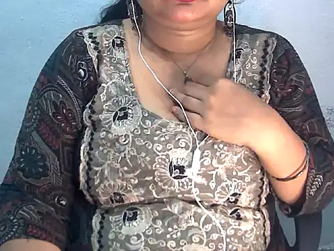 Snapshot of Saniya_K2 chatting on July 7, 2026, 5:16 pm Saniya K2 online show from July 7, 2026, 5:16 pm