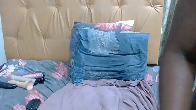 Ladyxx21 online show from March 25, 2026, 6:18 pm