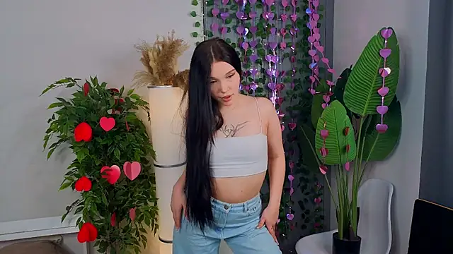 RoxannRunk online show from February 16, 2026, 6:23 am