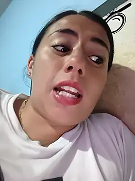Snapshot of ashleymonroe4 chatting on May 13, 2026, 2:07 am ashleymonroe4 online show from May 13, 2026, 2:07 am