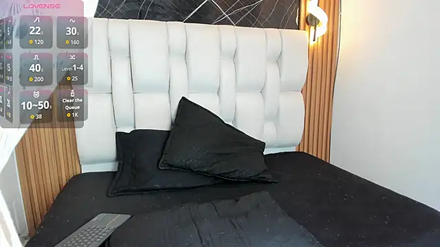 Snapshot of lunaa__dl chatting on February 15, 2026, 5:23 pm lunaa dl online show from February 15, 2026, 5:23 pm