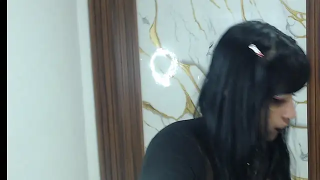 valen ros online show from March 25, 2026, 8:57 am