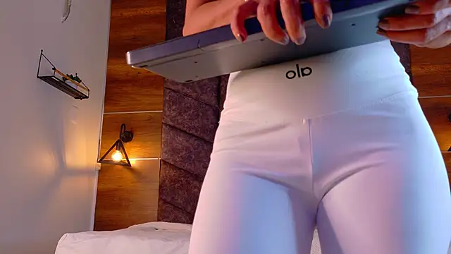 FernandaBrown   online show from March 16, 2026, 7:38 pm