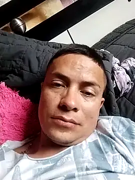 ninoa234 online show from April 4, 2026, 3:18 pm