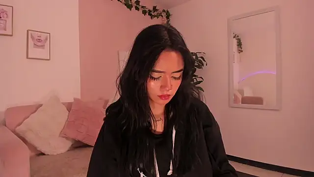 Snapshot of Mila_jenner chatting on February 19, 2026, 1:19 pm Mila jenner online show from February 19, 2026, 1:19 pm