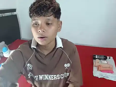 scarletfox  3 online show from February 10, 2026, 12:20 am