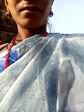 Punam kiyara online show from February 5, 2026, 3:46 am