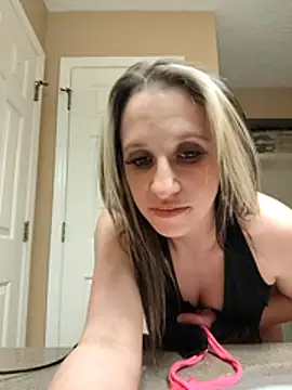 Snapshot of sexyymeli chatting on February 22, 2026, 10:17 am sexyymeli online show from February 22, 2026, 10:17 am