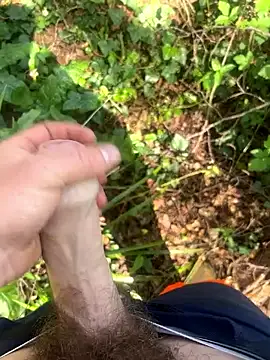 enormebitedu31 online show from April 8, 2026, 11:44 am