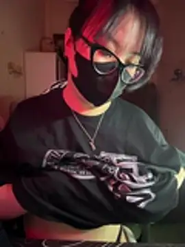 HaleyKin online show from April 12, 2026, 3:37 pm