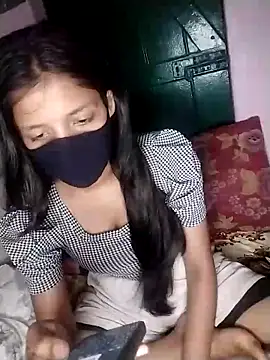 Naina-hott online show from April 2, 2026, 6:47 pm