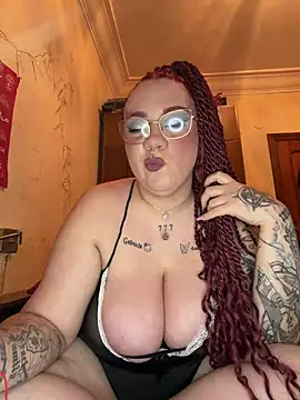 Diablita13 online show from February 8, 2026, 11:35 pm