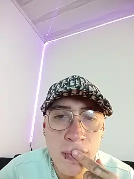 Snapshot of Emmanuel_Lust chatting on February 17, 2026, 11:51 am Emmanuel Lust online show from February 17, 2026, 11:51 am