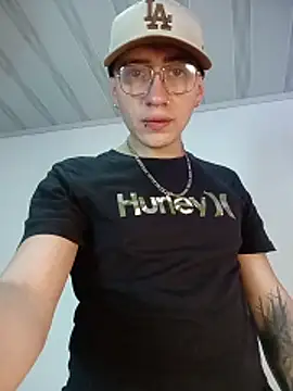 Snapshot of Emmanuel_Lust chatting on February 18, 2026, 12:01 pm Emmanuel Lust online show from February 18, 2026, 12:01 pm