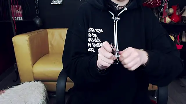 Snapshot of GoddessGeo chatting on October 8, 2025, 2:18 pm GoddessGeo online show from October 8, 2025, 2:18 pm