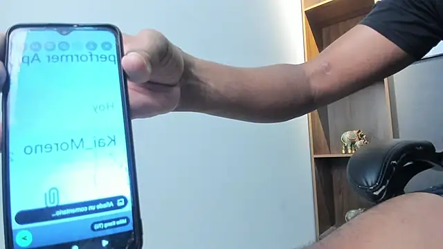 Snapshot of Kai_Moreno chatting on February 24, 2026, 7:37 pm Kai Moreno online show from February 24, 2026, 7:37 pm