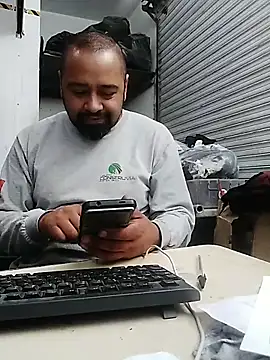 Snapshot of OMARMEX1 chatting on May 26, 2026, 4:49 pm OMARMEX1 online show from May 26, 2026, 4:49 pm