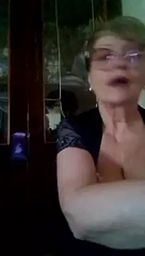 Snapshot of SophieBurns chatting on July 6, 2026, 11:06 am SophieBurns online show from July 6, 2026, 11:06 am