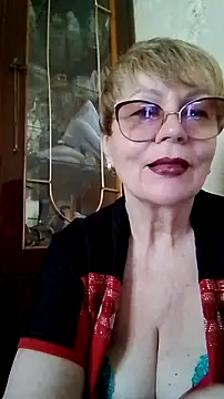 Snapshot of SophieBurns chatting on July 10, 2026, 10:48 am SophieBurns online show from July 10, 2026, 10:48 am