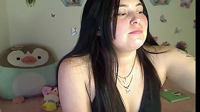 Snapshot of emily_kiss2226 chatting on February 21, 2026, 2:24 am emily kiss2226 online show from February 21, 2026, 2:24 am