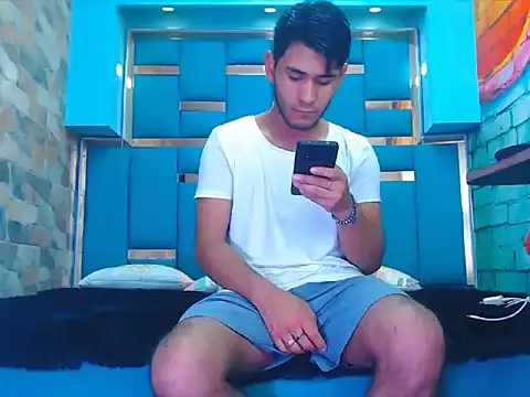 Snapshot of warmNoah chatting on February 26, 2026, 7:36 pm warmNoah online show from February 26, 2026, 7:36 pm