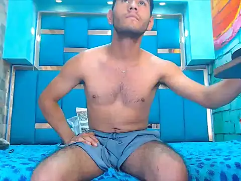 Snapshot of warmNoah chatting on February 28, 2026, 7:35 pm warmNoah online show from February 28, 2026, 7:35 pm