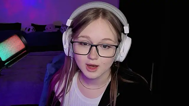 Snapshot of cowgirlclicker chatting on February 24, 2026, 1:34 pm cowgirlclicker online show from February 24, 2026, 1:34 pm