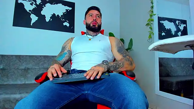 Alessrose online show from March 4, 2026, 7:43 pm