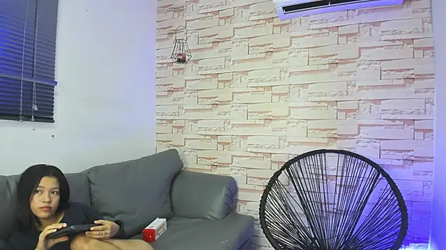 Snapshot of akira_shaunk chatting on February 15, 2026, 1:21 pm akira shaunk online show from February 15, 2026, 1:21 pm