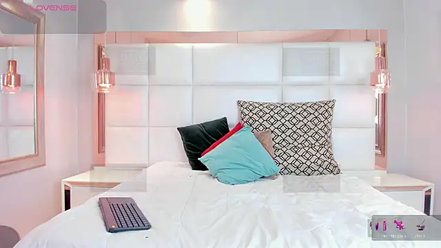 Sebastian Collins  online show from March 2, 2026, 9:33 pm