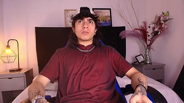 Axell Kussh online show from April 24, 2026, 2:46 am